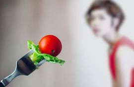 Las emociones y el estado de ánimo de las personas influyen en la conducta alimentaria y en las decisiones a la hora de elegir los alimentos.