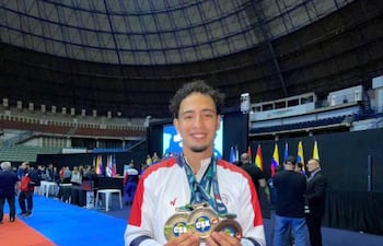 El karateca paraguayo Jesús Orlando Servín Amarilla (20 años) se robó todas las miradas al conquistar medallas en Brasil.