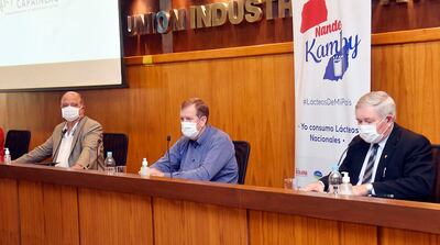 Gustavo Volpe, Bernie Friesen y Erno Becker, en la conferencia de prensa realizada ayer en la UIP.