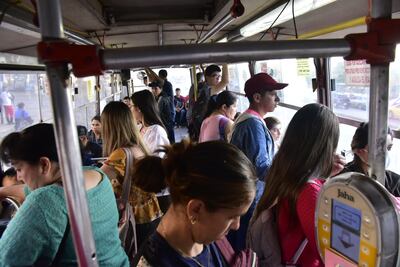 Pasajeros en el bus