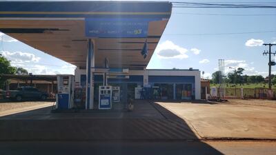 La estación de servicios que fue asaltada esta tarde por los motochorros.