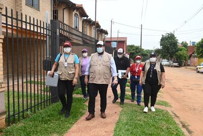 La vacunación casa por casa contra el COVID-19.