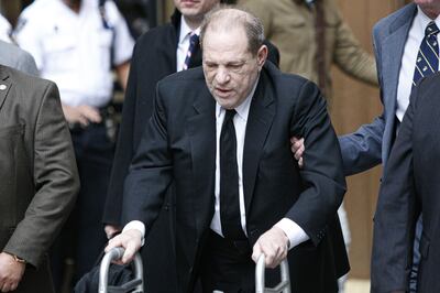 Harvey Weinstein a su salida de la corte, este lunes en Nueva York.