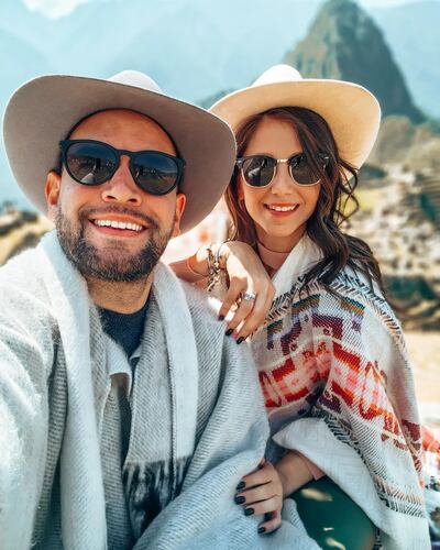 Bella pareja. Óscar Pintos y Paola Alonso visitaron Machu Picchu.