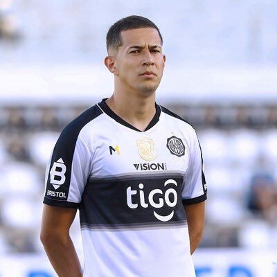 Luis Fernando Cáceres, central de Olimpia