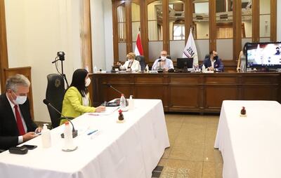 La mayoría de los miembros del Jurado de Enjuiciamiento quiere “reglamentar” la oficiosidad.