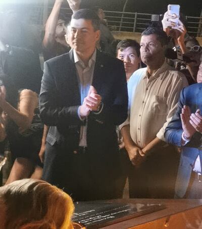 El presidente electo Santiago Peña, participa del acto de inauguración del monumento "El Arpa Paraguaya" en la Costanera de Asunción.