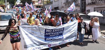 “Construyamos libertad para todes” fue el eslogan ayer de la colorida marcha por los derechos TLGBI (Trans, Lesbianas, Gays, Bisexuales, Intersex).