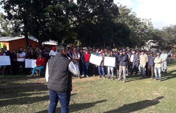 El intendente Amado Díaz Verón solicitó a los pobladores unidad para concretar la construcción del asfaltado del tramo peticionado.