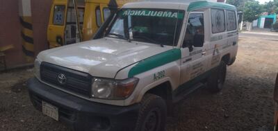 El paciente que transportaba la ambulancia falleció en el incidente.