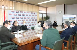 Reunión de autoridades del PTI y la ANDE.