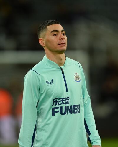 Miguel Almirón fue titular en el Newcastle