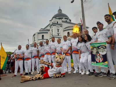El fuego suramericano se posó ayer en la basílica de Caacupé con autoridades de la iglesia, deportistas y voluntarios de Asu2022.