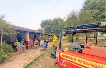 Pobladores de Caapucumí se capacitan en manejo de incendio.