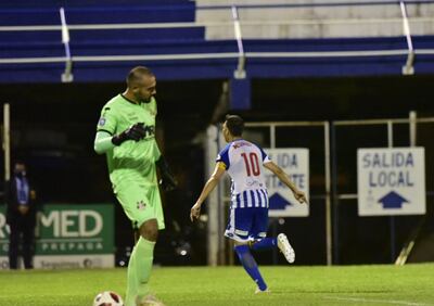 Pablo Zeballos anotó por duplicado en Itaugua.