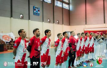 Jugadores del 12 de Junio buscan la gloria intercontinental. El “12” es monarca sudamericano.