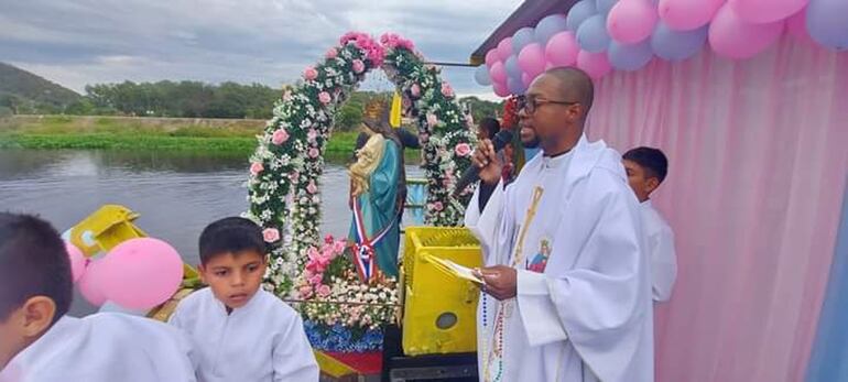 Durante el novenario se realizó también la tradicional procesión náutica.