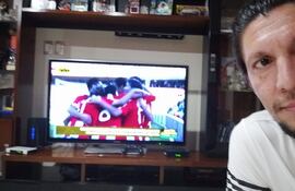 Enrique “Rambert” Vera en 2010 jugó los partidos y ayer lo revivió por las pantallas de ABC TV.