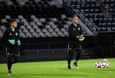 Librado Azcona (der.) reemplazará a Alfredo Aguilar en la portería franjeada en el partido del sábado contra Nacional, en Para Uno.