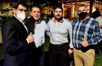 El diputado Raúl Latorre, el expresidente Horacio Cartes, el intendentable, Nenecho Rodríguez y el actual jefe comunal de Asunción, César Ojeda. Tanto Cartes como Nenecho empiezan a juntar motivos para estar en la mira de la Fiscalía.