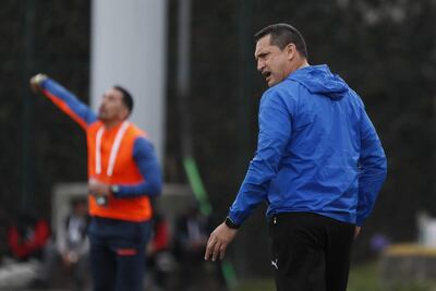 Aldo Bobadilla (46 años), además de ser coordinador de selecciones menores de Paraguay, es técnico de la Albirroja Sub 17 y Sub 20.