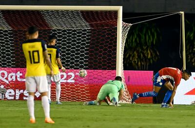 El concepcionero Robert Osmar Morales (23 años) demostró su gran capacidad resolutiva para anotar el primer gol de la noche luego del pase de Julio Enciso Espínola. “Pantera” (en vez de bandera) de mi patria tan querida...