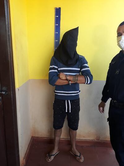 El joven  fue detenido en el interior de la vivienda por agentes policiales.