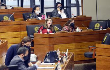 Se necesitaban 41 votos para la interpelación al Ing. Luis Villordo, pero sumaron 64 los diputados que se manifestaron a favor de su convocatoria para comparecer ante el pleno.