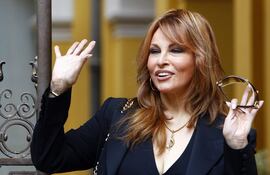 La actriz Raquel Welch durante un evento en Valencia, España, en 2007. La artista estadounidense falleció hoy a los 82 años.