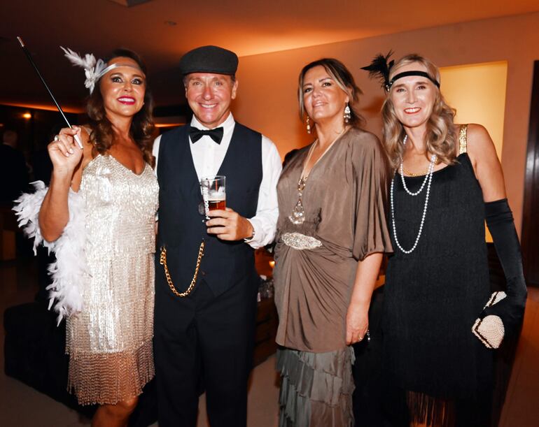 Deniso Cogo, Jorge Vandenbroele, Helen Paredes y Cecilia Erbin.

