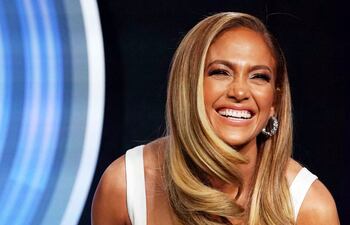 Jennifer Lopez demostró ser como de la casa frente a la prensa durante los 45 minutos que duró la charla con periodistas.