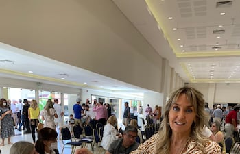 María José Miranda Ugarriza votando en el Club Centenario, el pasado domingo.