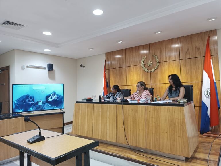 Tribunal de sentencia, que condeno a 25 años de prision al acusado de matar a su pareja.