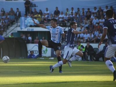 Guaireña recibe al Sportivo Ameliano en Villarica.