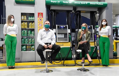 Omar Huaquin, gerente general de Petrobras, y Ana Royg, gerente de Marketing y Comunicación, dieron detalles de los proyectos que tiene el emblema este año.