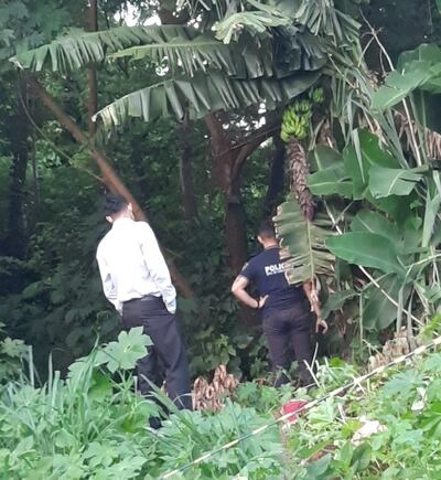 Momento en que la Policía verificaba el local del hallazgo. (Foto: Gentileza)