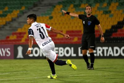 Morales se destacó con la camiseta cerrista.