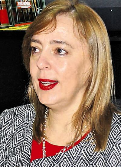 Doctora Nadia Czeraniuk, rectora de la UNAE.