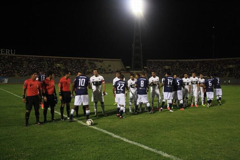 Olimpia enfrentó a Universidad César Vallejo, en Trujillo, Perú, durante un amistoso en 2014.