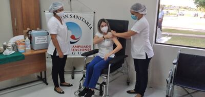 La vacunación comenzó hoy a las 7:30 en el Hospital de Policía.