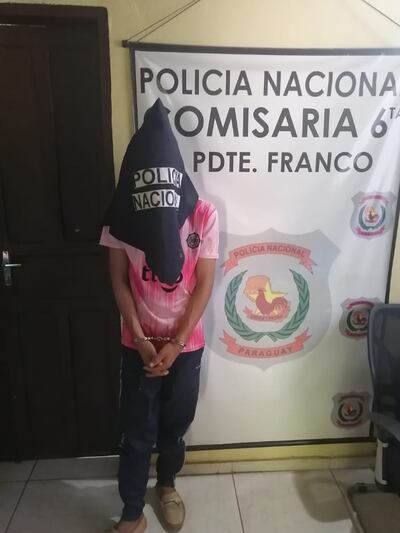 Ángel Antonio Valenzuela González está detenido en la comisaría 6ª de Presidente Franco.