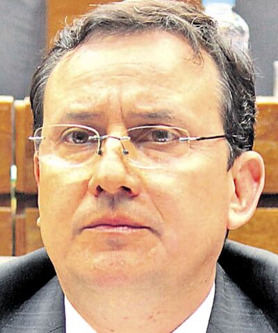 El diputado Pastor Vera Bejarano coincide con la postura del oficialismo liberal de rechazar la convención.