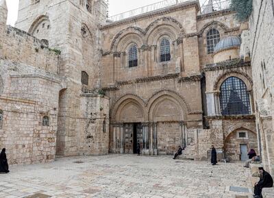 Explanada ante la basílica del Santo Sepulcro, en Jerusalén, ha permanecido cerrada durante dos meses por la pandemia.