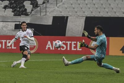 Definición de Mateus Vital ante Serdán. Fue el tercero de Corinthians.