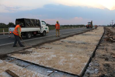 Reemplazan bloque de cemento sobre  ruta  Pilar – San Ignacio