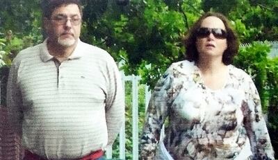 Marcelo Barone (izq.) y su esposa Elisabel Vázquez, prófugos de la justicia por el vaciamiento de la Cajubi.