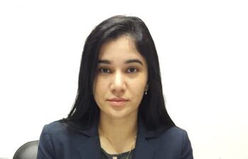 Estela Mary Ramírez, agente fiscal.