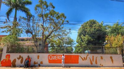 Preparación del mural que será presentado mañana y tiene como objetivo dar un alto a la violencia.
