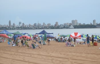 Vista de la playa San José, el principal motivo de atracción de miles de turistas que llegan de distintos puntos del país.