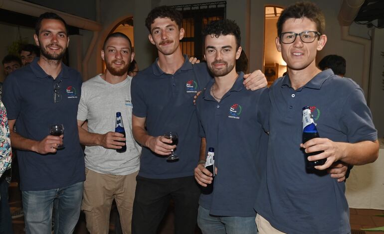 Loic Costes, Jean Bommeu, Tangi Venean, Pierre Gouhillou y Léo Dauriat.

